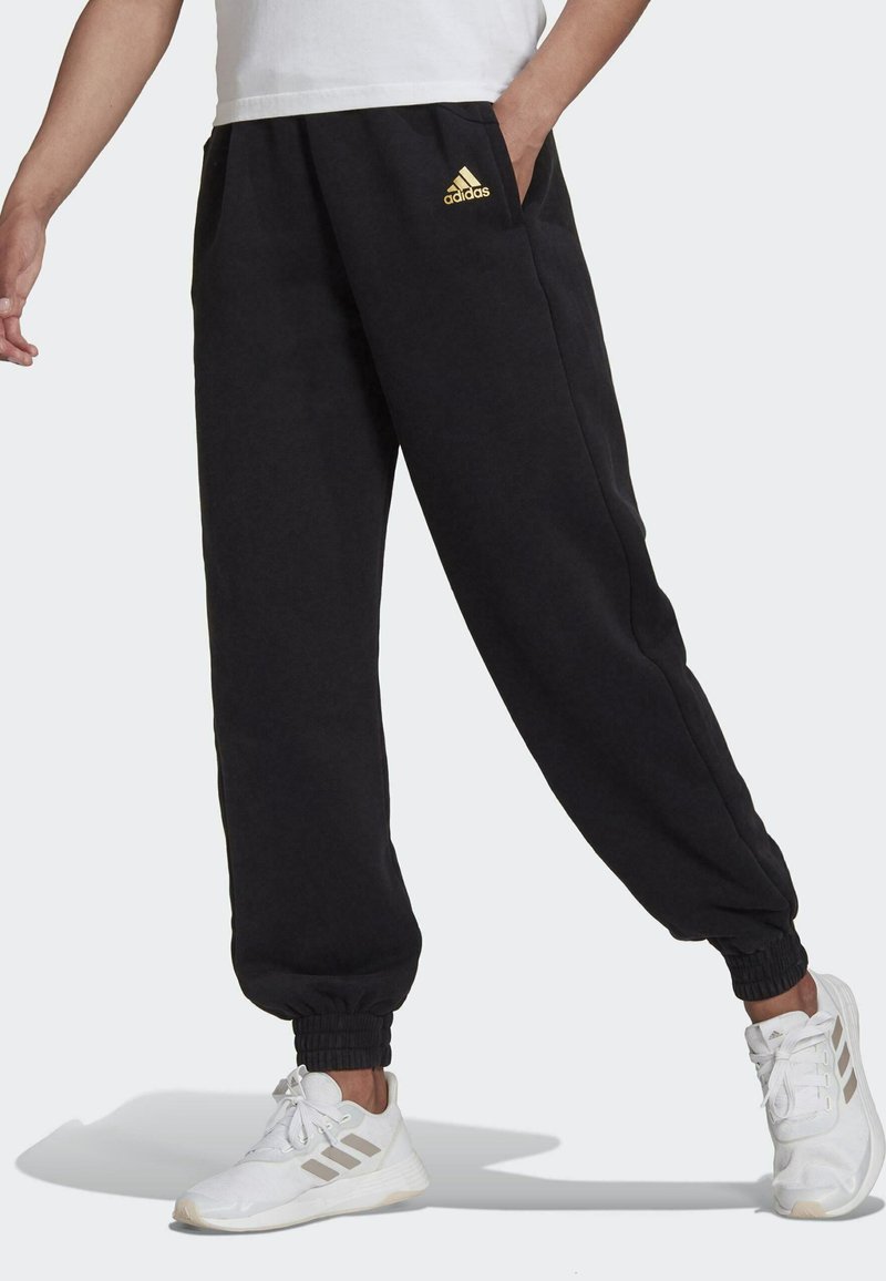 adidas Sportswear ESSENTIALS WARM GOLDEN LOGO Jogginghose black