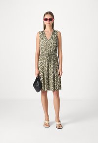 GAP ZEN EWAIST - Denní šaty - olive floral