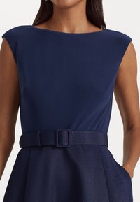 Lauren Ralph Lauren BELTED FAILLE JERSEY COCKTAIL DRESS - Koktajl obleka/za zabavo - refined navy