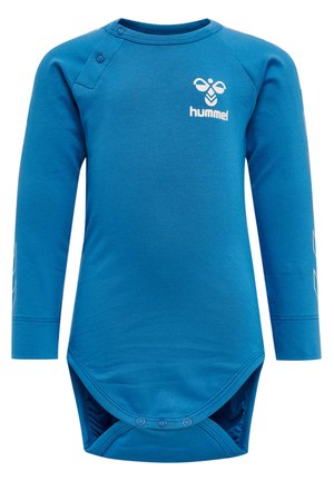 Långärmad blå bodysuit i mjukt tyg, med tryckknappstängning vid axeln och tryckt logotyp på framsidan och ärmarna.