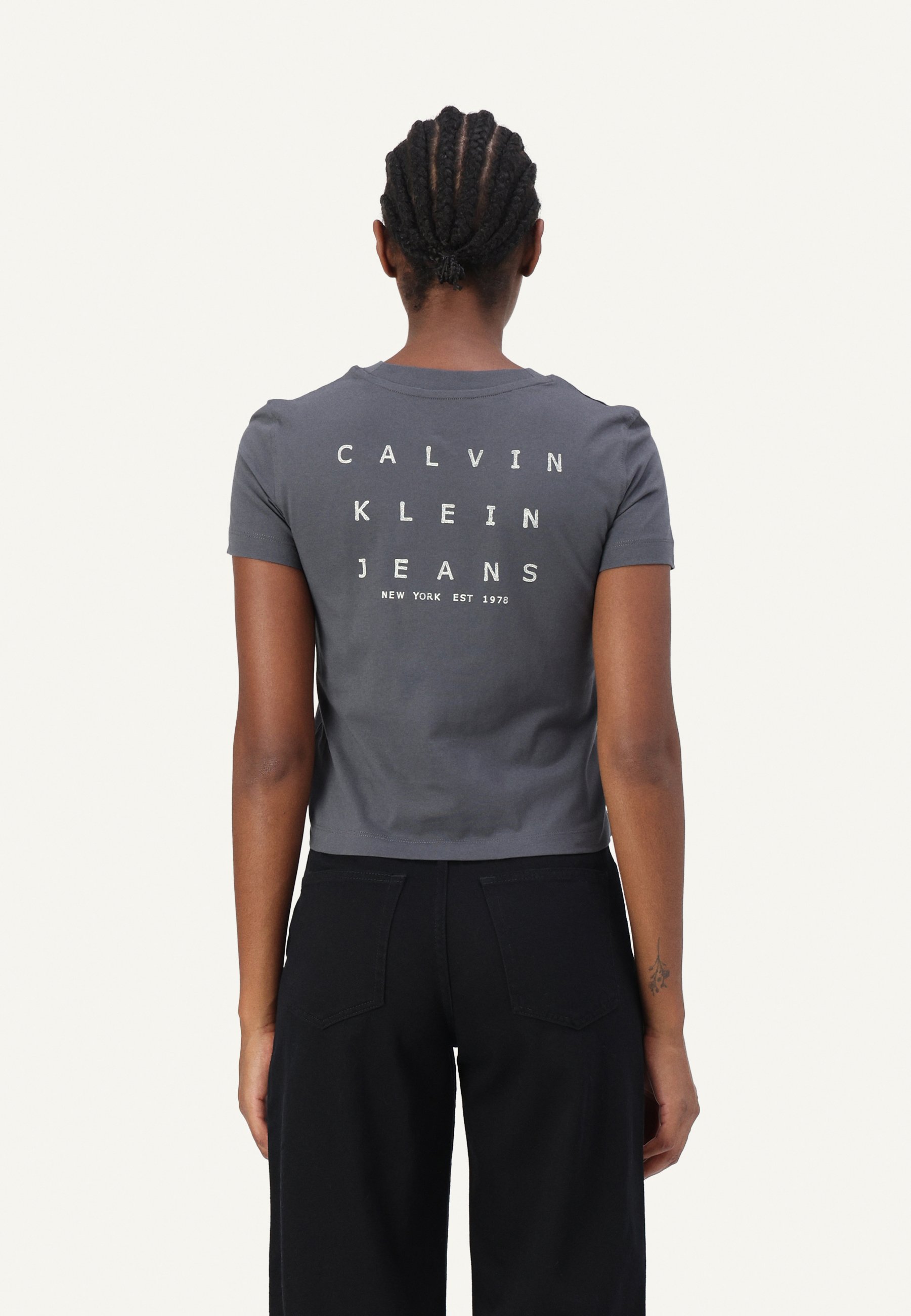 T-shirt di colore Ecrù con Stampa Prestige Teddy - IT