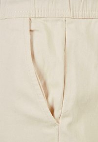 Southpole ZIPPER D-RING - Kapsáče - creme