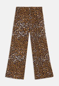Spodnie szerokie w stylu leopardzim, w brązowo-złotej kolorystyce, wykonane z miękkiego, teksturowanego materiału, charakteryzujące się swobodnym i luźnym krojem.