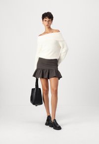 Noisy May NMHEIDI OFF SHOULDER - Pulóver - eggnog