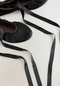 Thumbnail Image 6