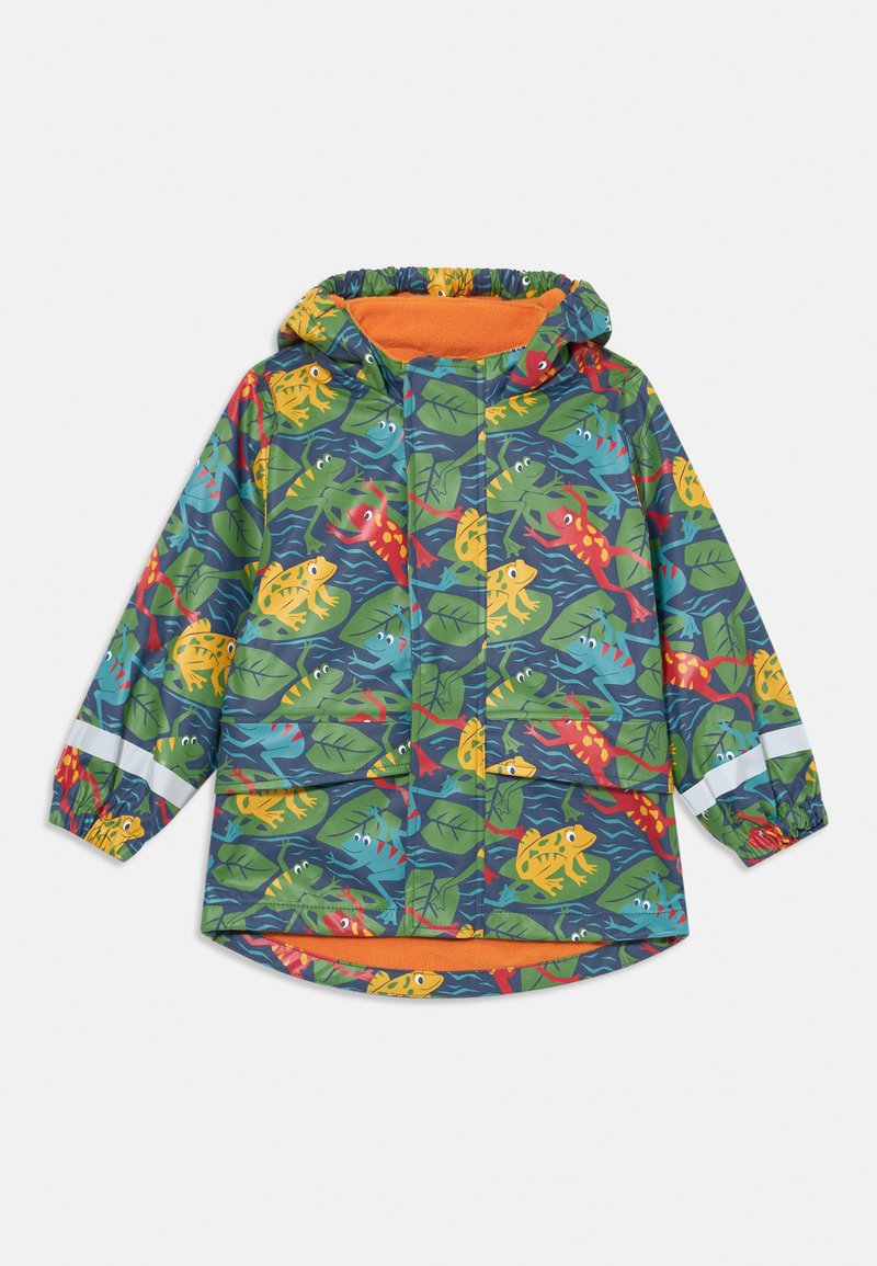 Veste de pluie pour enfants avec un imprimé multicolore de grenouilles et de feuilles, base verte, poignets élastiques et doublure chaude orange avec capuche.