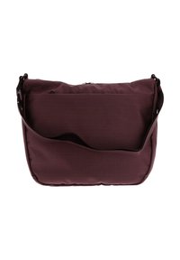 Sac à bandoulière en tissu bordeaux avec une sangle réglable, un dessus zippé, et une poche avant à glissière sur fond blanc.
