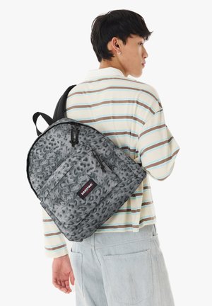 Eastpak, SAC À DOS EASTPAK DAY PAK'R SPARK BLACK UNISEX - Mochila - furrious dark