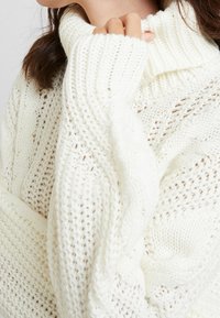 Soyaconcept Maglione - off-white