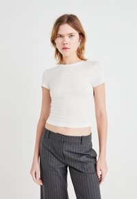 Weekday TIGHT FITTED - Pamata T-krekls - white