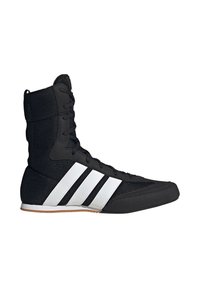Czarny sportowy but z siateczkową cholewką i gumową podeszwą. Posiada trzy białe paski po bokach oraz wysoką konstrukcję zapewniającą wsparcie kostki.