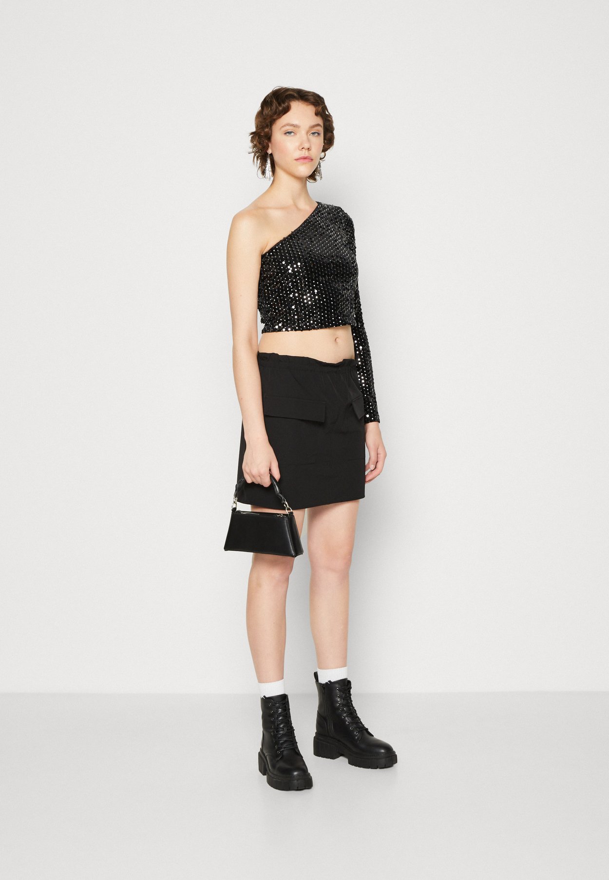 ONLLUCY ONESHOULDER