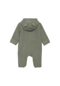 Olivgrüner Fleece-Einteiler mit Kapuze, ausgestattet mit Ohrenakzenten, langen Ärmeln und gerippten Bündchen. Enthält eine Rückenöffnung und ist Fußlos gestaltet.
