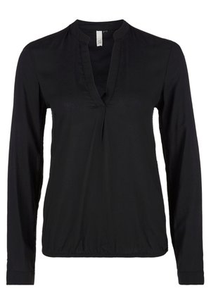 Blouse noire à manches longues, col en V avec col montant, coupe cintrée et légère fronce à l'ourlet.