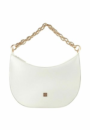 Borsa in pelle bianca con un design curvo, dotata di una tracolla in catena dorata e un piccolo logo dorato accentuato al centro in basso.