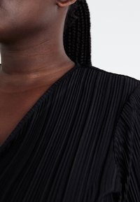 Vero Moda Curve VMCELVY ANKLE DRESS - Rochie maxi - black
