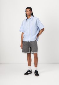 Pal Sporting Goods CLUB HOUSE MEMBERS - Košeľa - striped blue