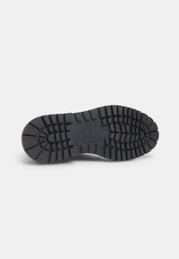 Bata Alkalmi fűzős cipők - nero