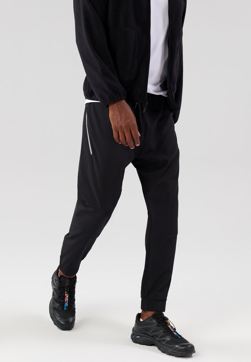 reebok high top tennis shoes