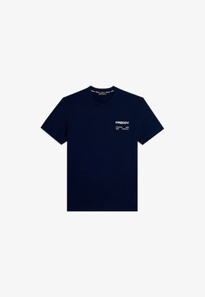 Maglietta a maniche corte color blu navy con scollo rotondo, con piccole scritte bianche "FREDDY" e "Training 1976" sul petto a sinistra.