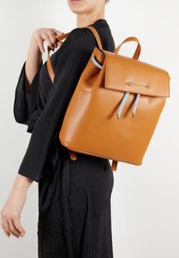 L'Atelier Du Sac PIERRE - Backpack - almond blue denim