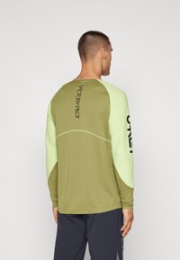 Oakley MAVEN SCRUB - Μπλούζα με μακριά μανίκια - fern