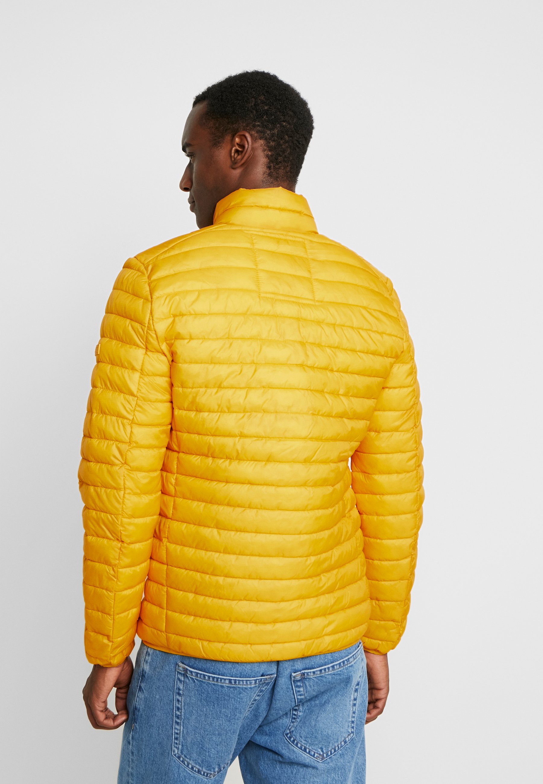 Esprit THINSULATE Lett jakke dusty yellow Zalando.no Esprit THINSULATE Lett jakke dusty yellow Zalando.no