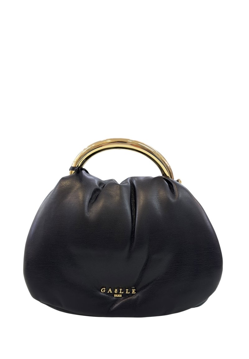 Borsa a tracolla in pelle nera con design arricciato, manico in metallo dorato e logo impresso sulla parte anteriore. Texture liscia con una silhouette morbida.