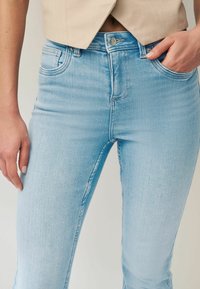 Next SUPER SOFT STANDARD - Jean bootcut - bleach blue