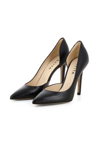 Escarpins noirs en cuir à talons hauts avec un bout pointu, des côtés en V profonds et un talon stiletto fin. La semelle intérieure est dotée d'un revêtement beige.