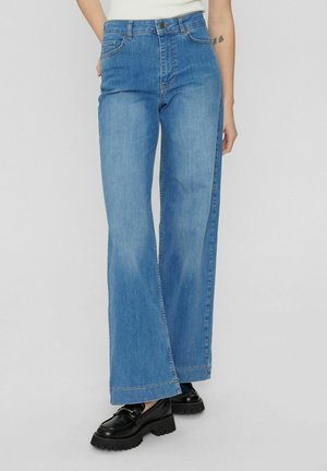 Nümph PARIS LONG - Flared jeans - light blue denim