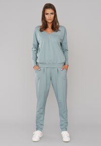 Niewybrane, miętowy