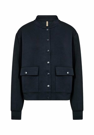 Zwarte cropped jas met kraag, voorsluiting met drukknopen en twee opgestikte zakken, gemaakt van soepel zachte stof met een gladde textuur.