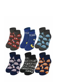 Set di sei paia di calzini alla caviglia in cotone con vari colori e motivi, tra cui fantasmi, motivi di Pac-Man e un design grafico in bianco e nero.