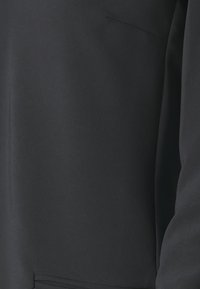 Thumbnail Image 5
