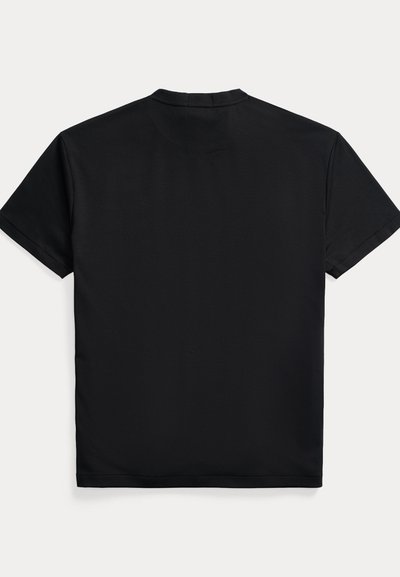 Schlichtes schwarzes T-Shirt mit kurzen Ärmeln und Rundhalsausschnitt, von hinten auf weißem Hintergrund gezeigt.