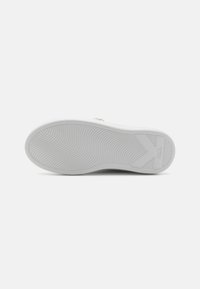 KARL LAGERFELD KAPRI PENDANT - Joggesko - white