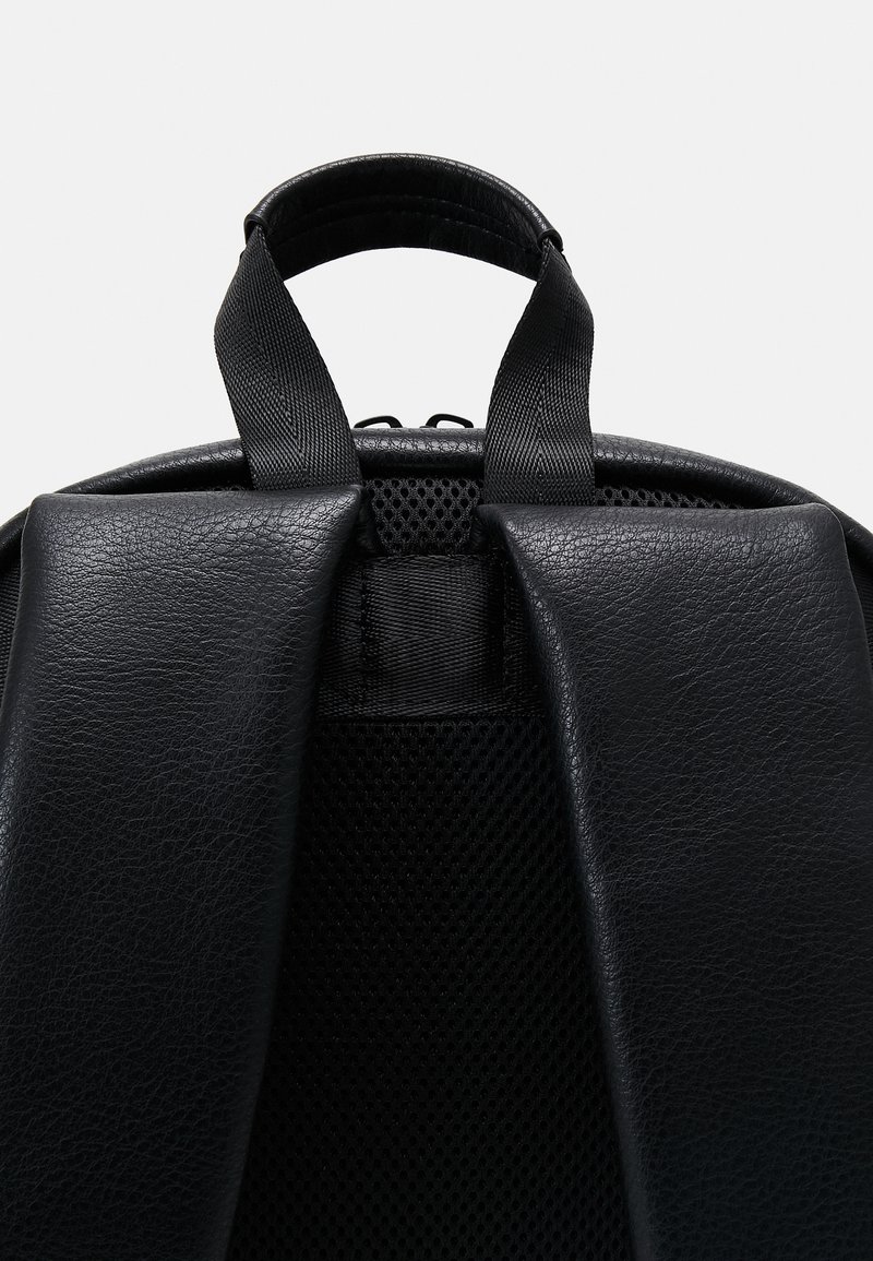 Herren Umhängetaschen | Replay BACKPACK UNISEX Tagesrucksack black/schwarz - IC91941 Herren Umhängetaschen | Replay BACKPACK UNISEX Tagesrucksack black/schwarz - IC91941