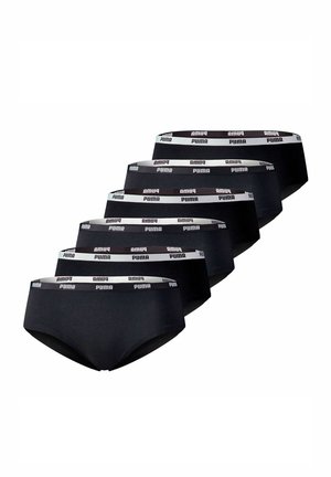 Sechs schwarze Puma-Slips mit weißen elastischen Bunds und Puma-Logo, in versetzter Reihe auf weißem Hintergrund angeordnet.