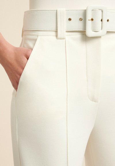 Luisa Spagnoli OSTEN - Trousers - panna