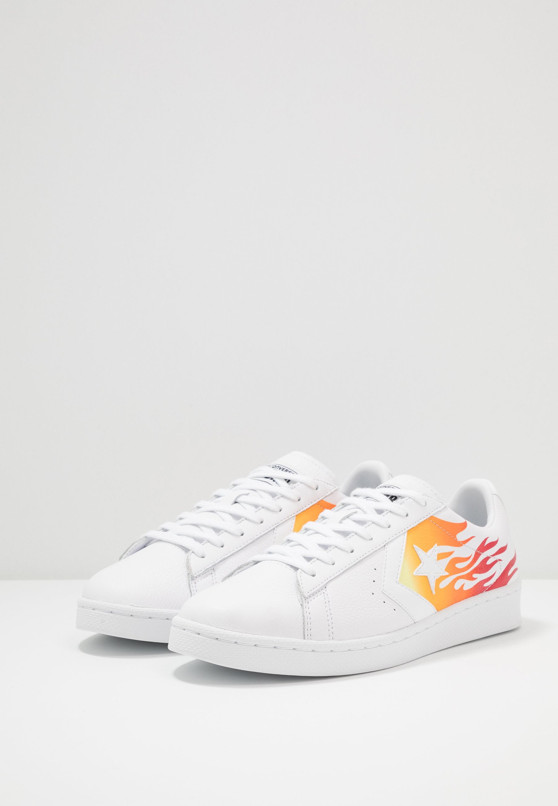 PRO LEATHER Sneakers whitebold mandarinenamel red PRO LEATHER Sneakers whitebold mandarinenamel red
