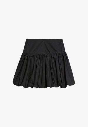 Svart kjol med en volangdesign, med ett brett midjeband. Tillverkad av lättviktigt material med en slät textur.