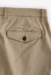 Next REGULAR FIT - Shorts - stone