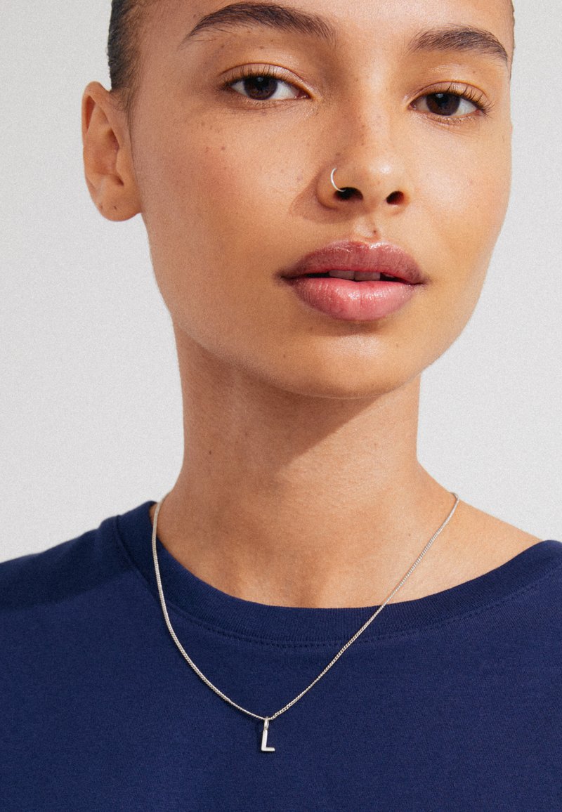 Pilgrim CHARM NECKLACE WITH L PENDANT UNISEX - Halskæder - silver-coloured
