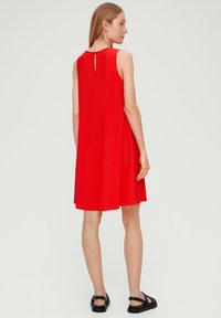 s.Oliver MIT PLISSEEFALTEN - Jerseykleid - dunkelorange