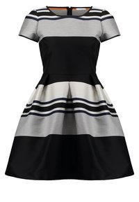 Robe à rayures noires et grises avec un corsage ajusté, des manches courtes et une jupe évasée. Elle possède une fermeture éclair au dos et des poches plissées.