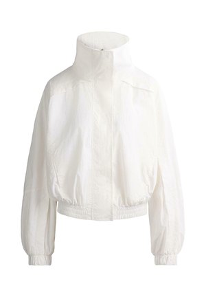 Giacca bomber bianca con collo alto, polsini e orlo elastici, maniche lunghe e chiusura frontale con cerniera nascosta.