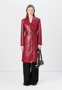 Patrizia Pepe OUTERWEAR - Trenchcoat - clash red