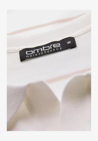 Ausgewählt, white and beige