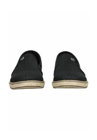 Sorte mesh slip-on sko med rebdetalje langs sålen. Designet er minimalistisk, med en rund tå og uden synlig hardware.